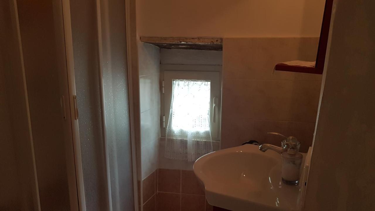 La Casetta Del Pellegrino Apartamento Poggio Bustone Exterior foto